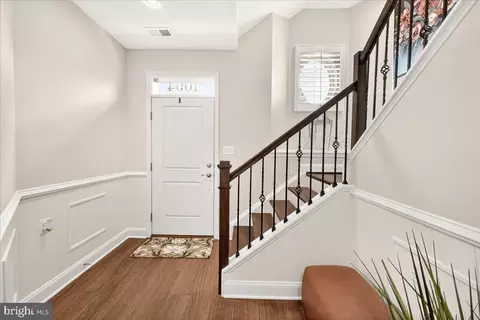 Entry Way - 1094 Holden Rd, Frederick, MD 21701 photo 7 of 9