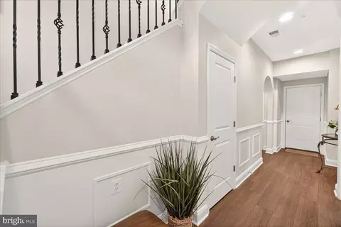 Entry Way - 1094 Holden Rd, Frederick, MD 21701 photo 8 of 9