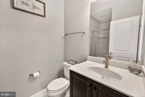 Bath - 1094 Holden Rd, Frederick, MD 21701 photo 5 of 6