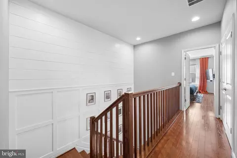 Entry Way - 1132 Holden Rd, Frederick, MD 21701 photo 10 of 12