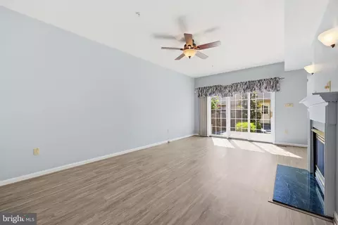 Living - 2215 Parish Ln, Frederick, MD 21701 photo 8 of 9