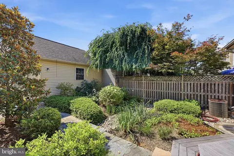 Exterior - 2215 Parish Ln, Frederick, MD 21701 photo 11 of 20