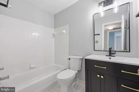 Bath - 2215 Parish Ln, Frederick, MD 21701 photo 3 of 4
