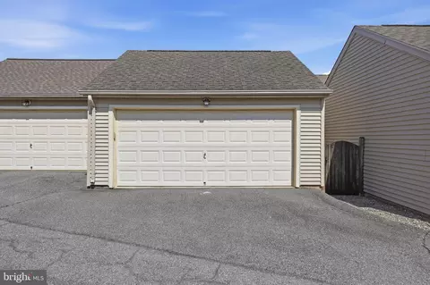 Exterior - 2215 Parish Ln, Frederick, MD 21701 photo 12 of 20