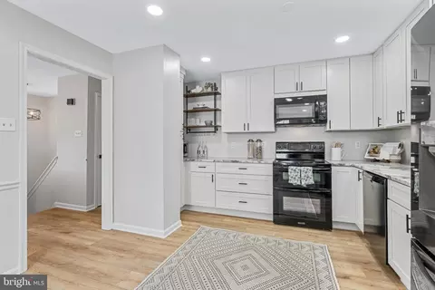 Kitchen - 1015 Cheryls Ct, Frederick, MD 21703 photo 3 of 5