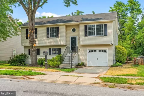 Exterior - 1015 Cheryls Ct, Frederick, MD 21703 photo 2 of 7
