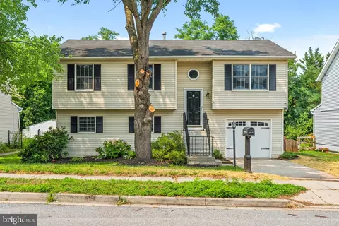 Exterior - 1015 Cheryls Ct, Frederick, MD 21703 photo 3 of 7