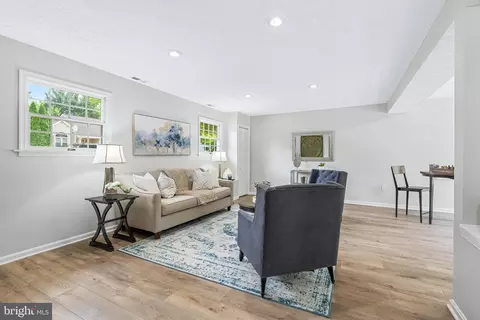 Living - 1015 Cheryls Ct, Frederick, MD 21703 photo 2 of 3