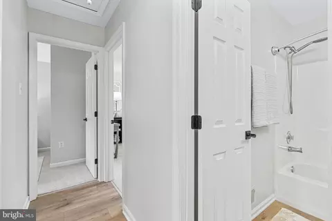 Entry Way - 1015 Cheryls Ct, Frederick, MD 21703 photo 3 of 5