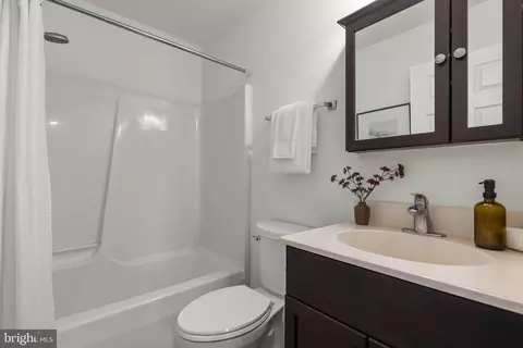 Bath - 903 Chestnut St, Frederick, MD 21703 photo 1 of 2