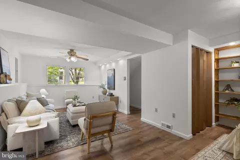 Living - 903 Chestnut St, Frederick, MD 21703 photo 4 of 4