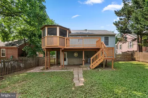 Exterior - 903 Chestnut St, Frederick, MD 21703 photo 3 of 6