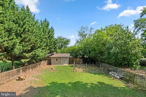 Exterior - 903 Chestnut St, Frederick, MD 21703 photo 6 of 6