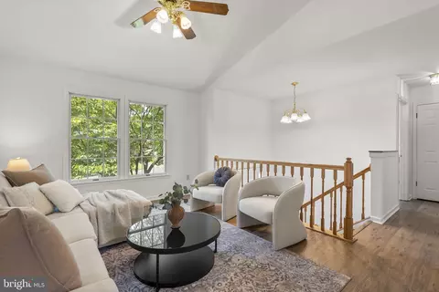 Living - 903 Chestnut St, Frederick, MD 21703 photo 2 of 4