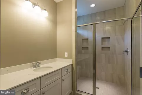 Bath - 3100 Thurston Rd, Frederick, MD 21704 photo 1 of 1