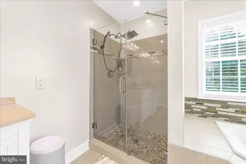 Bath - 94 George Thomas Dr, Frederick, MD 21702 photo 4 of 4