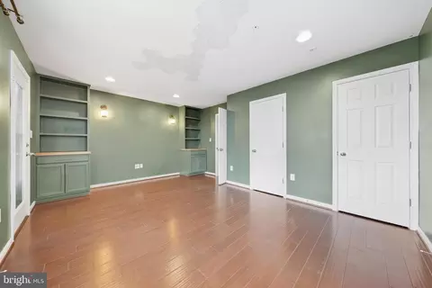 Living - 6086 Forum Sq, Frederick, MD 21703 photo 2 of 7
