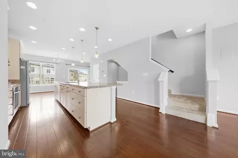 Entry Way - 6086 Forum Sq, Frederick, MD 21703 photo 9 of 20