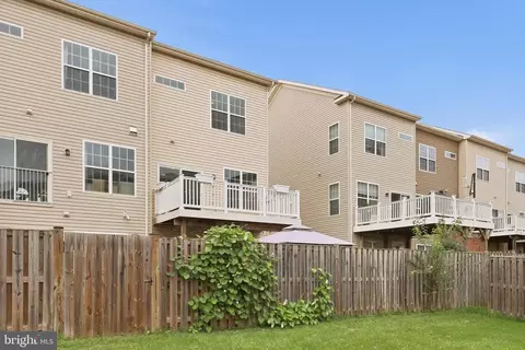 Exterior - 6086 Forum Sq, Frederick, MD 21703 photo 4 of 11