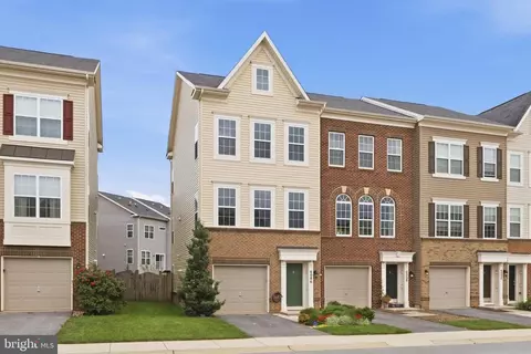 Exterior - 6086 Forum Sq, Frederick, MD 21703 photo 3 of 11