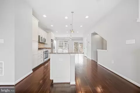 Entry Way - 6086 Forum Sq, Frederick, MD 21703 photo 10 of 20