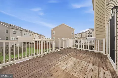 Exterior - 6086 Forum Sq, Frederick, MD 21703 photo 7 of 11