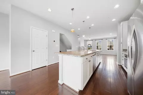 Entry Way - 6086 Forum Sq, Frederick, MD 21703 photo 8 of 20