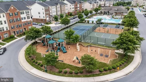 View/Area - 6086 Forum Sq, Frederick, MD 21703 photo 4 of 8