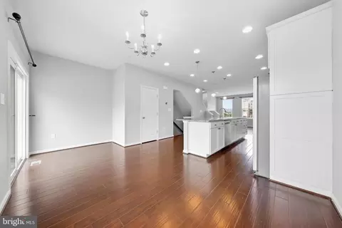 Entry Way - 6086 Forum Sq, Frederick, MD 21703 photo 5 of 20