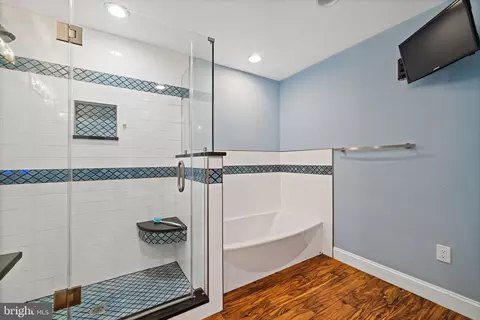 Bath - 7014 Allington Manor Cir E, Frederick, MD 21703 photo 3 of 4