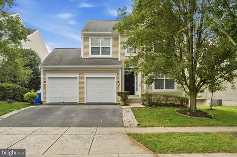 Exterior - 1813 N Greenleese Dr N, Frederick, MD 21701 photo 2 of 6