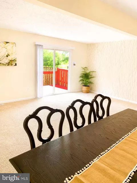 Dining - 4989 Pintail Ct, Frederick, MD 21703 photo 2 of 3