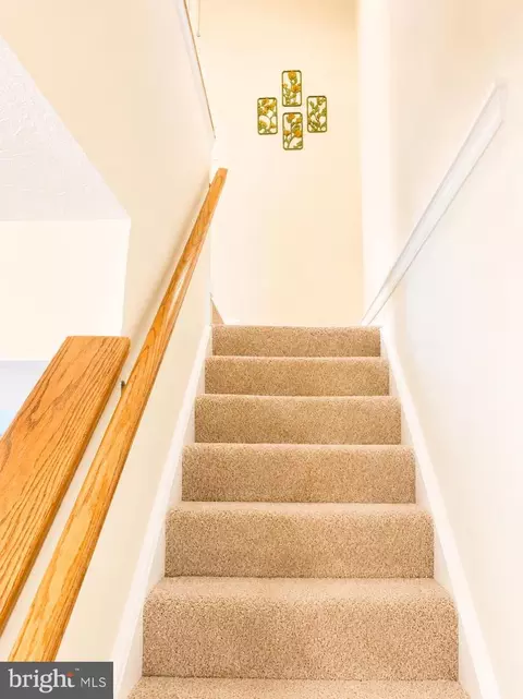 Entry Way - 4989 Pintail Ct, Frederick, MD 21703 photo 2 of 4