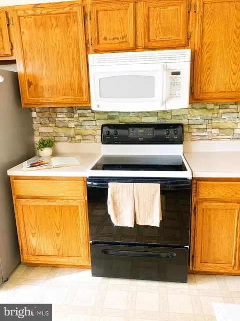 Kitchen - 4989 Pintail Ct, Frederick, MD 21703 photo 2 of 3