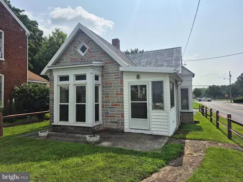 219 S Seton Ave, Emmitsburg, MD 21727
