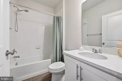 Bath - 5043 Macdonough Pl, Frederick, MD 21703 photo 2 of 2