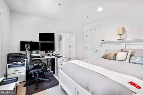 Bedroom - 5659 Scott Ridge Pl, Frederick, MD 21704 photo 8 of 9