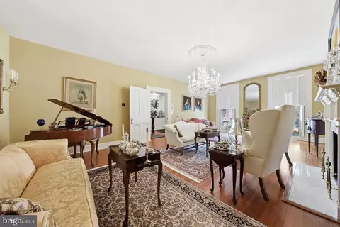 Living - 11 W Second St, Frederick, MD 21701 photo 3 of 9
