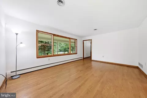 Living - 3297 Raymonds Way, Frederick, MD 21704 photo 3 of 10
