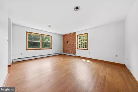 Living - 3297 Raymonds Way, Frederick, MD 21704 photo 10 of 10