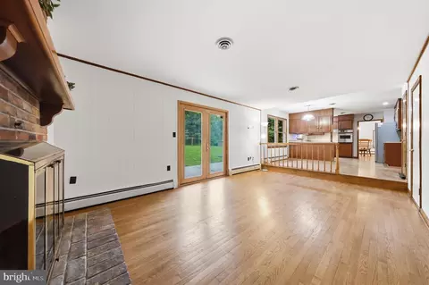 Living - 3297 Raymonds Way, Frederick, MD 21704 photo 8 of 10