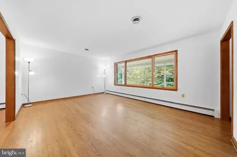 Living - 3297 Raymonds Way, Frederick, MD 21704 photo 2 of 10