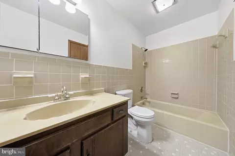 Bath - 3297 Raymonds Way, Frederick, MD 21704 photo 2 of 3