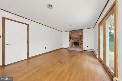 Living - 3297 Raymonds Way, Frederick, MD 21704 photo 9 of 10