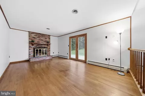 Living - 3297 Raymonds Way, Frederick, MD 21704 photo 7 of 10