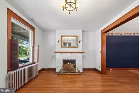 Living - 24 College Ave, Frederick, MD 21701 photo 2 of 9