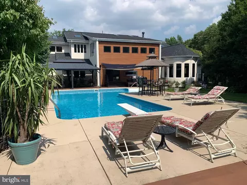 6053 White Flint Dr, Frederick, MD 21702 photo 2