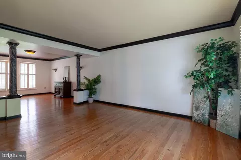 Living - 2425 Hunters Chase Ct, Frederick, MD 21702 photo 6 of 7