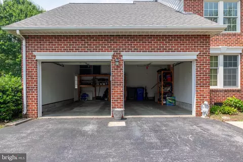 Exterior - 2425 Hunters Chase Ct, Frederick, MD 21702 photo 8 of 10