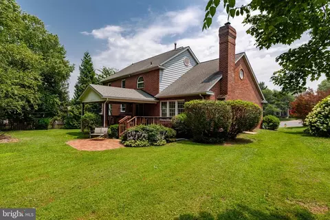 Exterior - 2425 Hunters Chase Ct, Frederick, MD 21702 photo 3 of 10